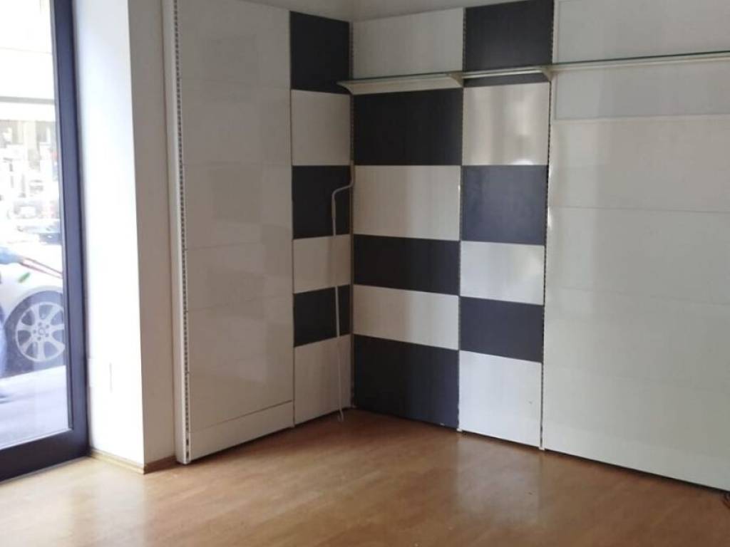 negozio in affitto a Firenze in zona Campo di Marte