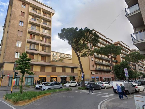 negozio in affitto a Firenze in zona Novoli
