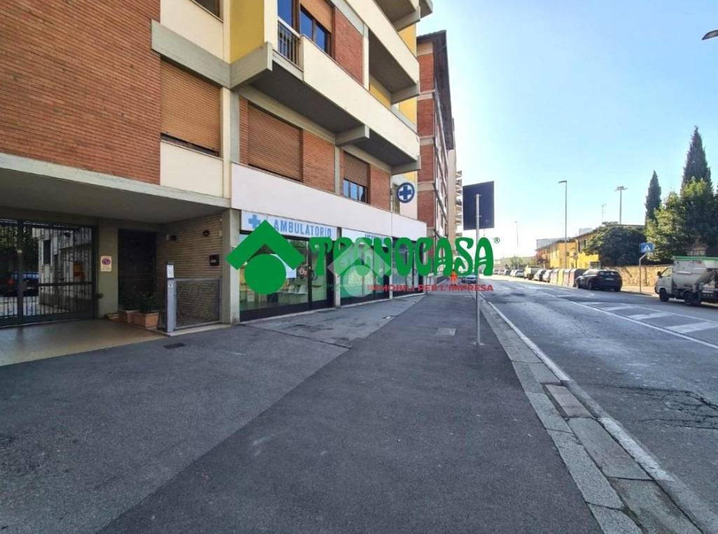 negozio in affitto a Firenze in zona Careggi