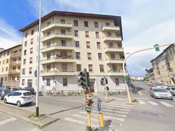 negozio in affitto a Firenze in zona Statuto