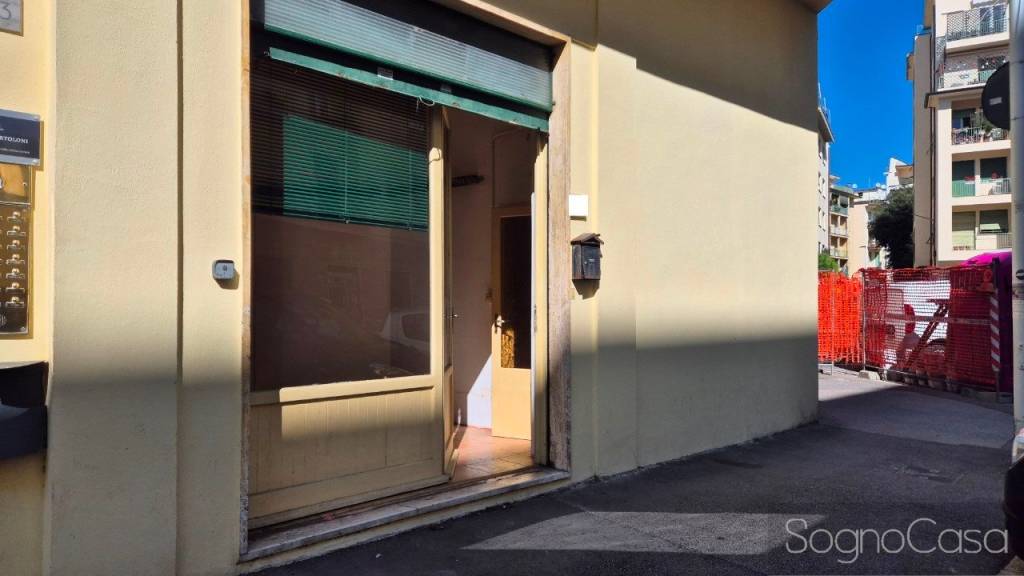 negozio in affitto a Firenze in zona Coverciano