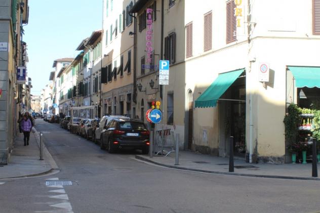 negozio in affitto a Firenze in zona Le Cure