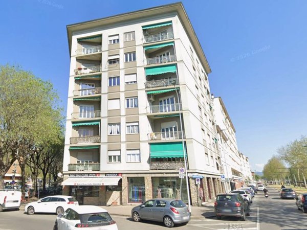 negozio in affitto a Firenze in zona Statuto