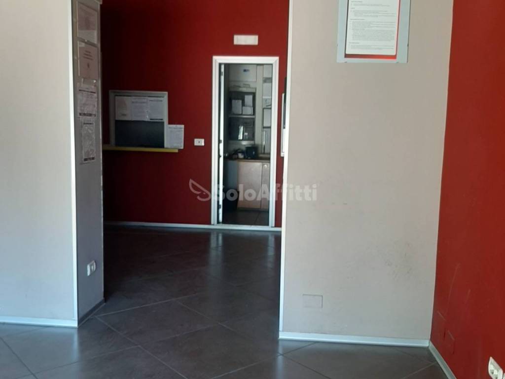 negozio in affitto a Firenze in zona Cintoia