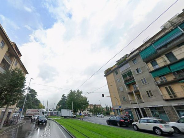 negozio in affitto a Firenze in zona Isolotto