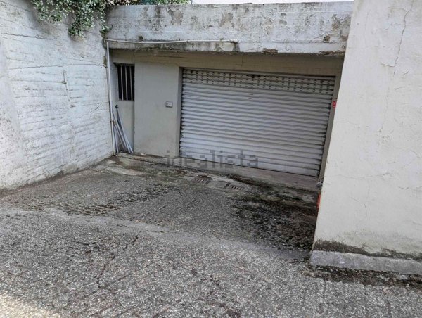 locale di sgombero in affitto a Firenze in zona Isolotto