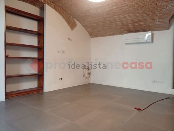 negozio in affitto a Firenze in zona Centro Santa Croce