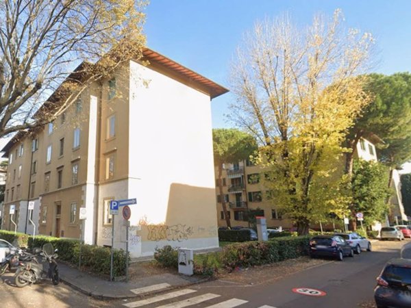 negozio in affitto a Firenze in zona Novoli