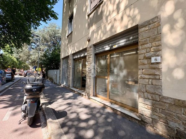 negozio in affitto a Firenze in zona Isolotto