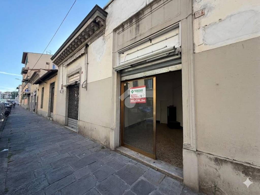 negozio in affitto a Firenze in zona Campo di Marte