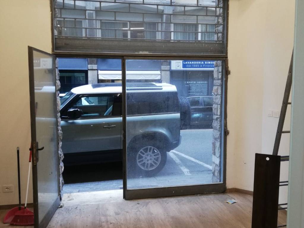 negozio in affitto a Firenze in zona Centro San Frediano