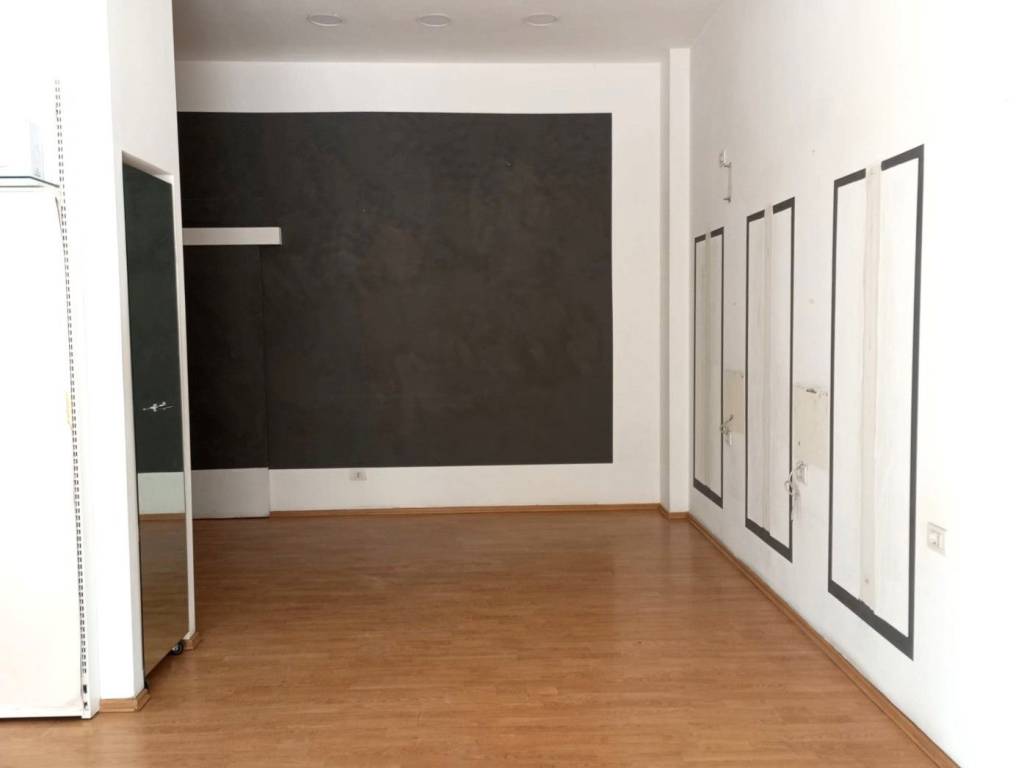 negozio in affitto a Firenze in zona Campo di Marte