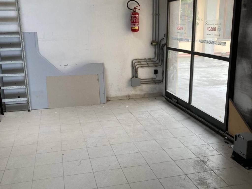 locale commerciale in affitto a Firenze