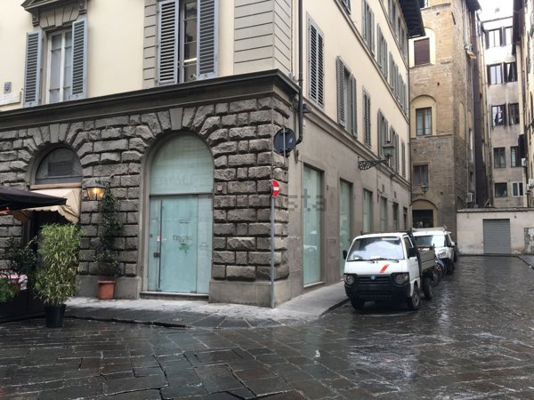 negozio in affitto a Firenze in zona Centro Santa Maria Novella