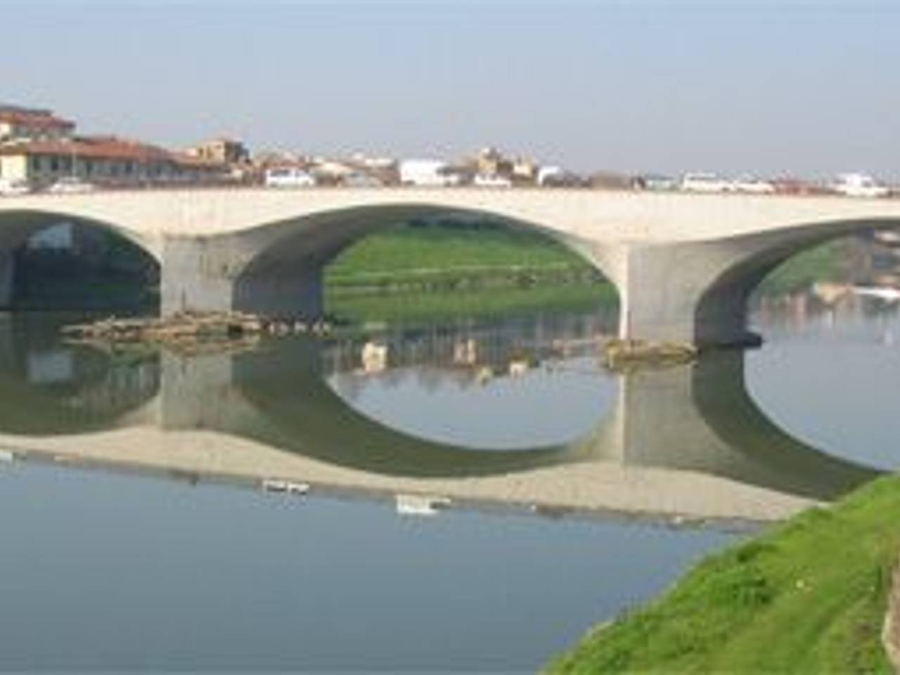 negozio in affitto a Firenze in zona Isolotto