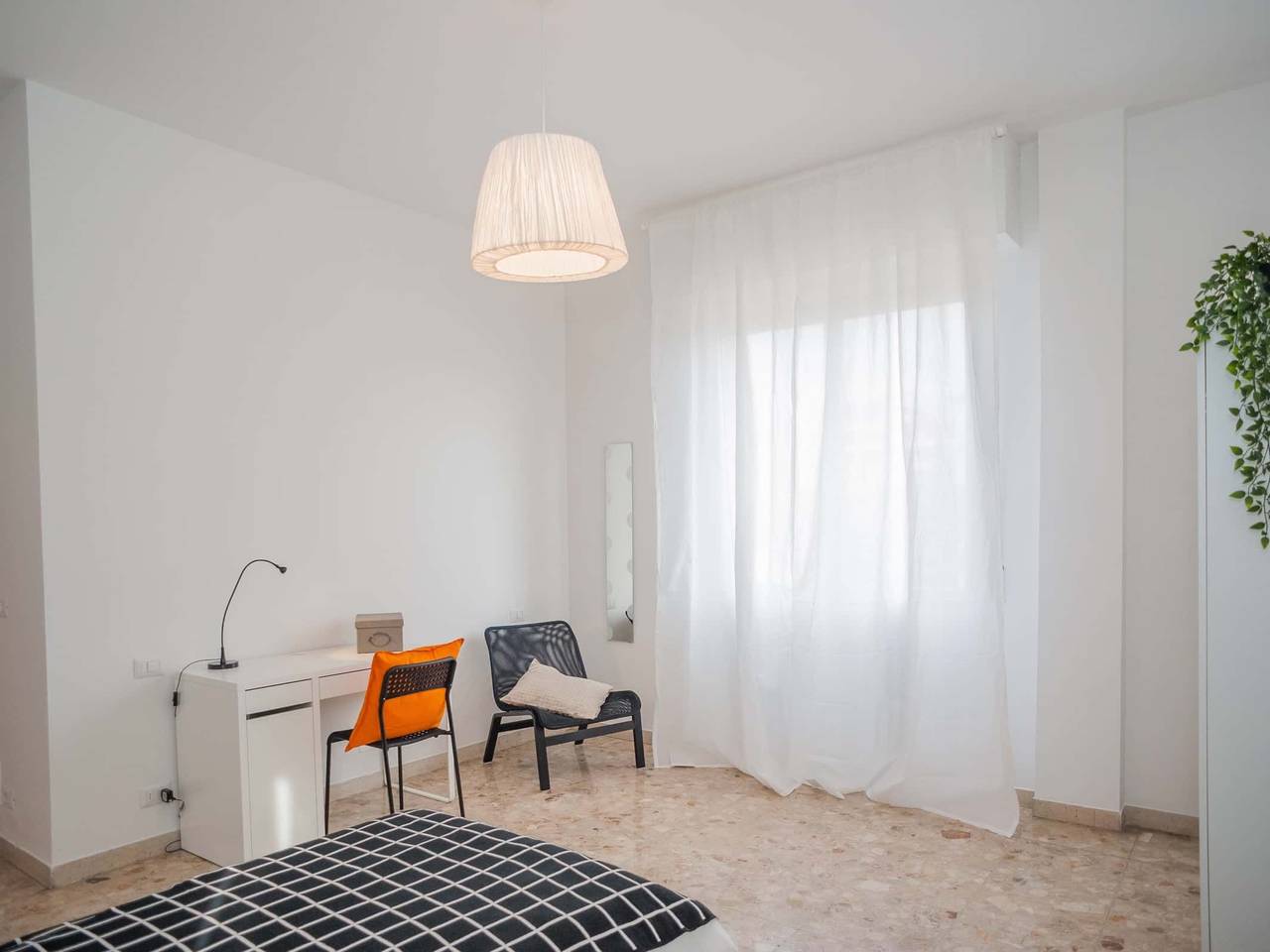 negozio in affitto a Firenze in zona Novoli