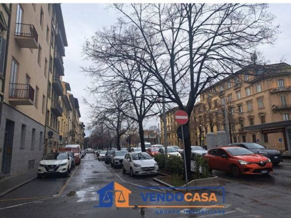 negozio in affitto a Firenze in zona Le Cure
