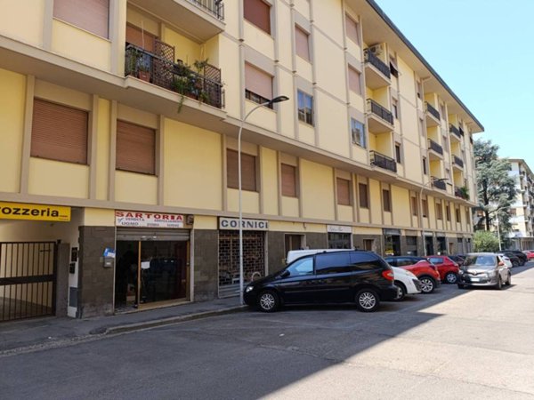 negozio in affitto a Firenze in zona Careggi