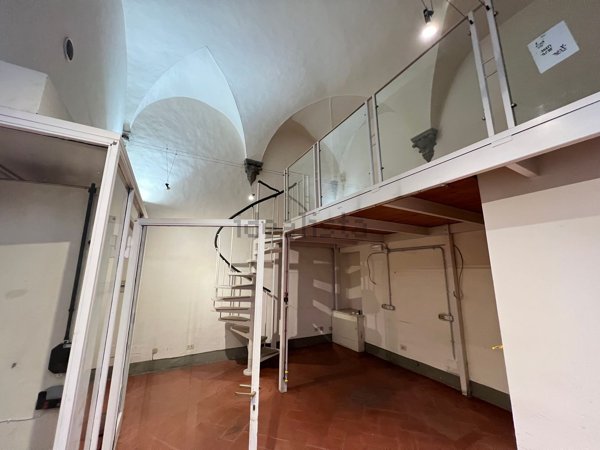 locale di sgombero in affitto a Firenze in zona Centro San Frediano