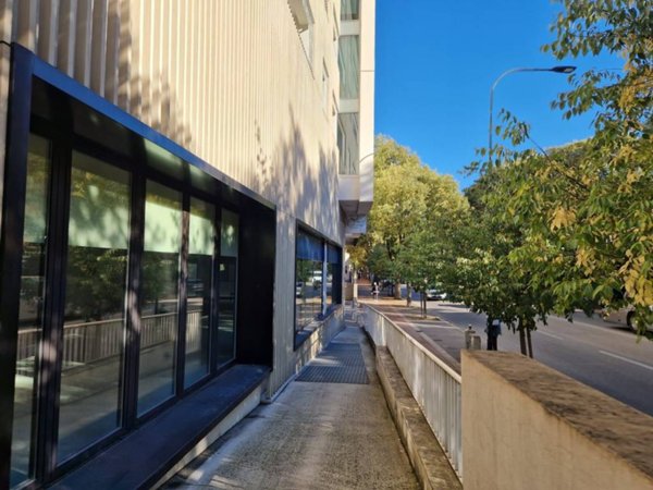 negozio in affitto a Firenze in zona Novoli