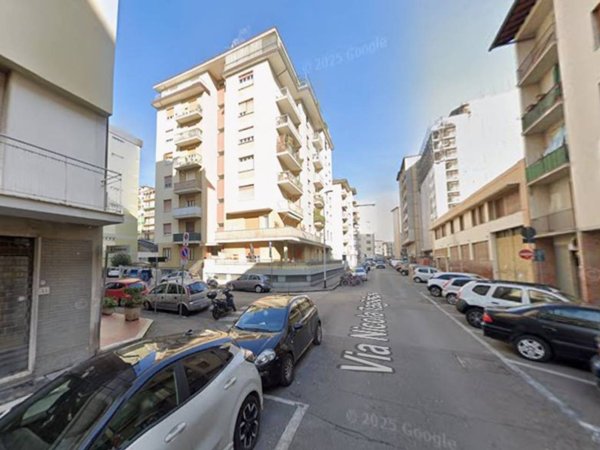 negozio in affitto a Firenze in zona Novoli
