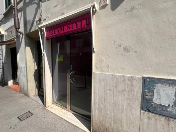 negozio in affitto a Firenze