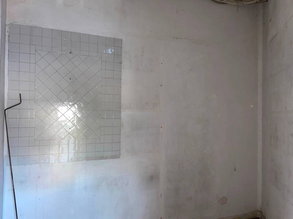 negozio in affitto a Firenze in zona Isolotto