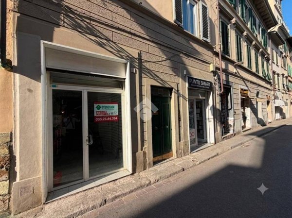 locale commerciale in affitto a Firenze in zona Centro Santa Croce