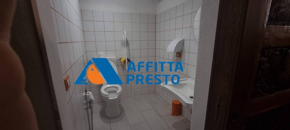 negozio in affitto a Firenze in zona Centro Santa Maria Novella