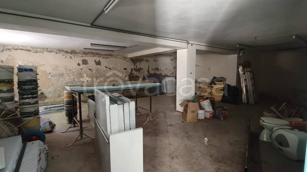 locale commerciale in affitto a Firenze in zona Coverciano