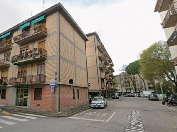 negozio in affitto a Firenze in zona Isolotto