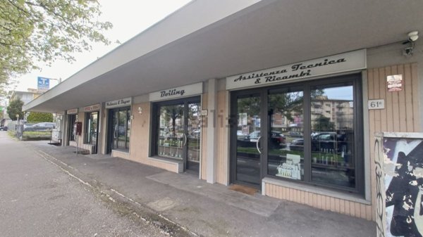 negozio in affitto a Firenze in zona Isolotto