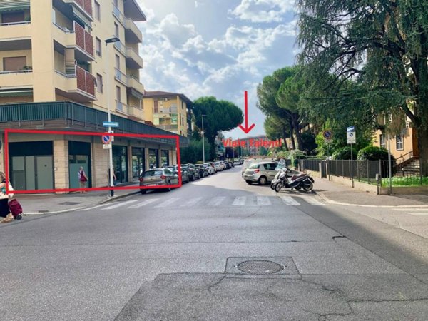 negozio in affitto a Firenze in zona Isolotto