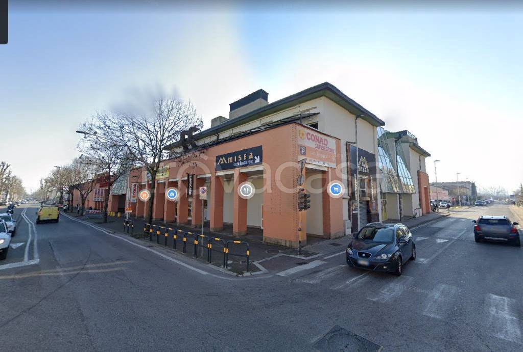 negozio in affitto a Firenze in zona Brozzi