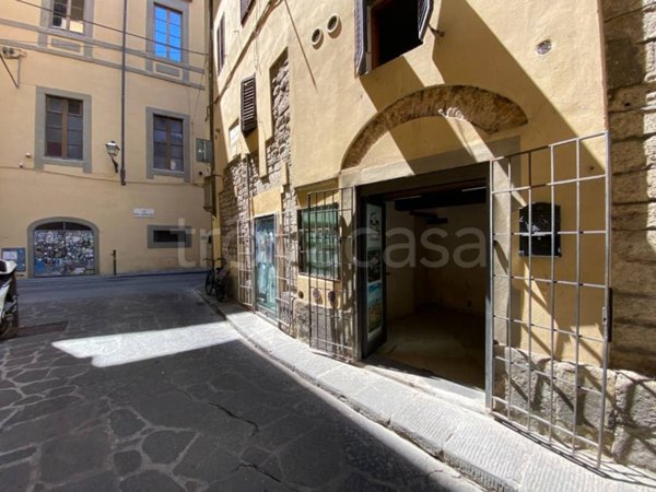 negozio in affitto a Firenze in zona Centro Santa Croce