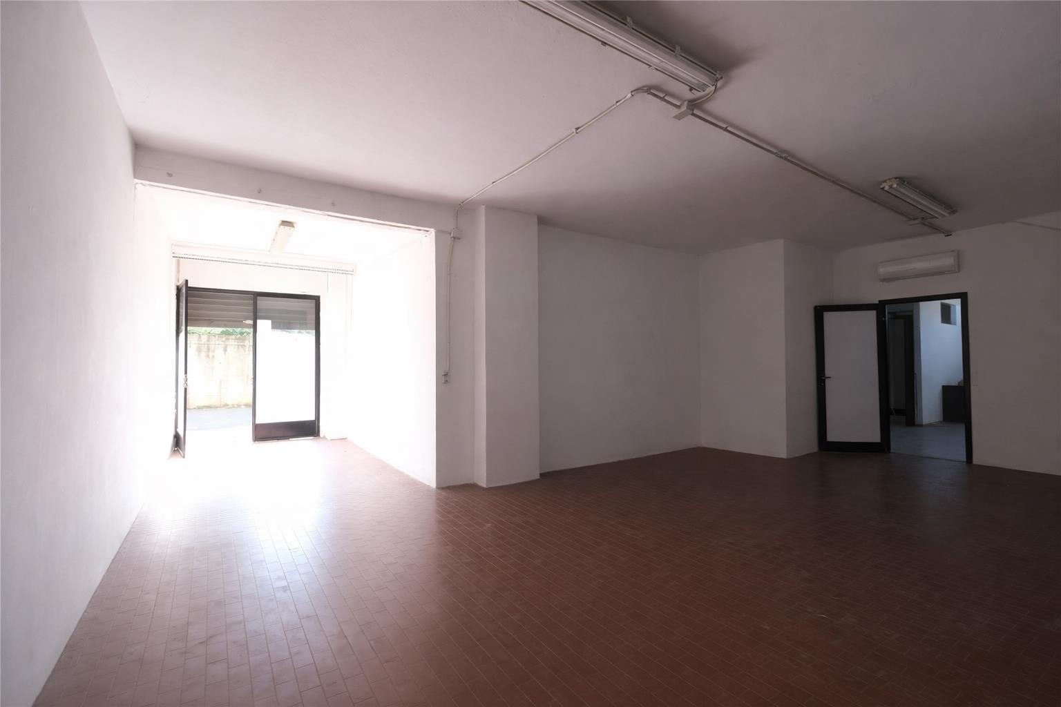 locale commerciale in affitto a Firenze in zona Firenze Nova
