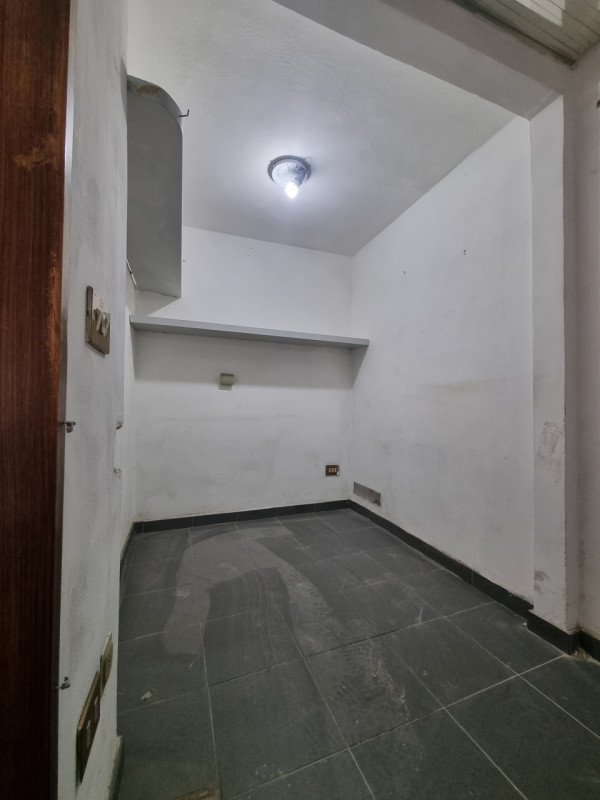 locale commerciale in affitto a Firenze in zona Novoli