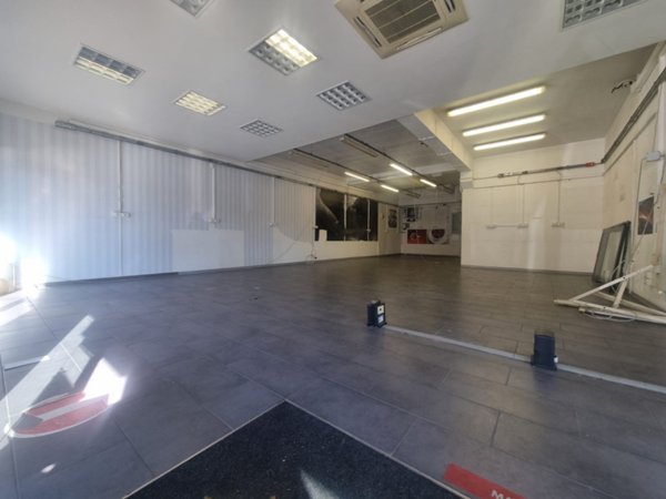 locale commerciale in affitto a Firenze in zona Firenze Nova