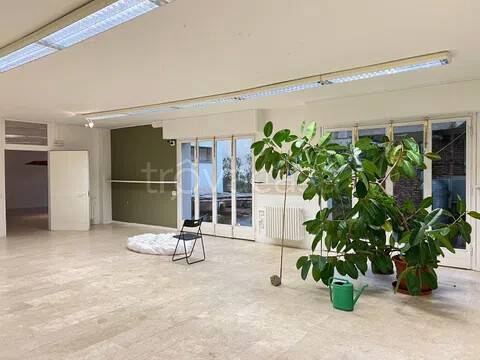 locale commerciale in affitto a Firenze in zona Campo di Marte