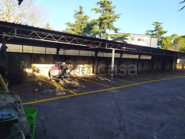 box auto in affitto a Firenze in zona Ponte a Greve