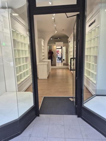 locale commerciale in affitto a Firenze