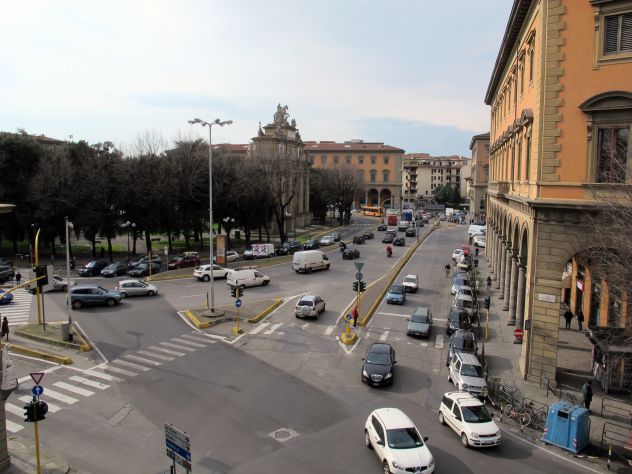 locale commerciale in affitto a Firenze in zona Statuto