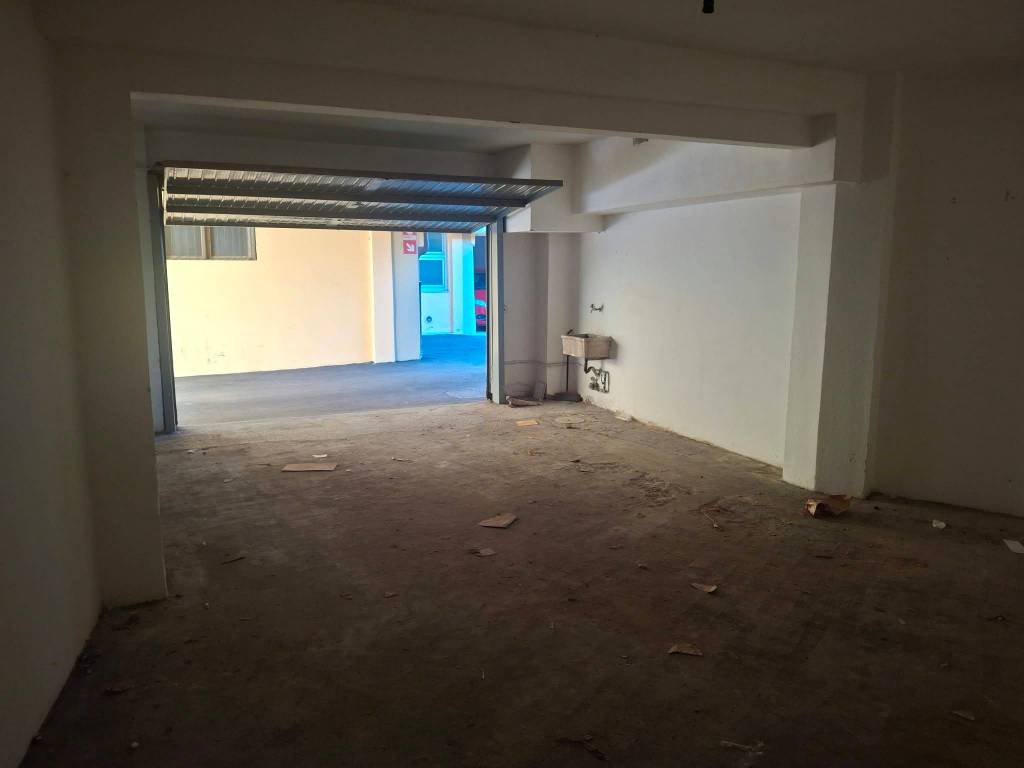 locale di sgombero in affitto a Firenze