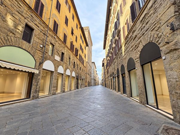 locale commerciale in affitto a Firenze in zona Centro Storico