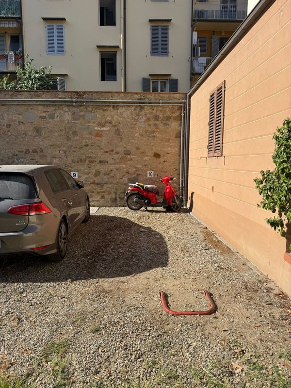 box auto in affitto a Firenze in zona Centro San Frediano
