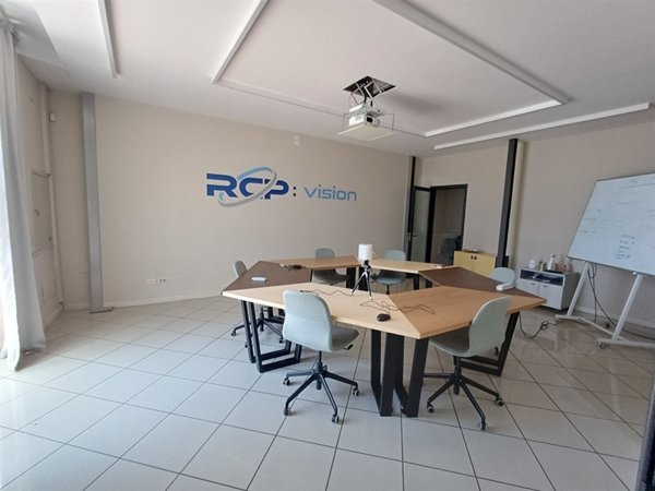 locale commerciale in affitto a Firenze in zona Pignone