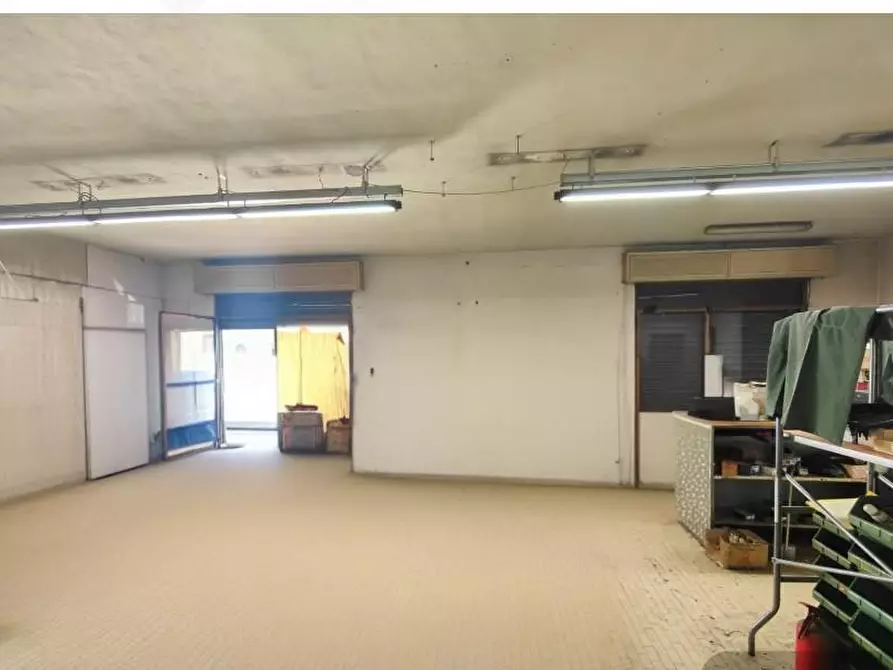 locale commerciale in affitto a Fucecchio