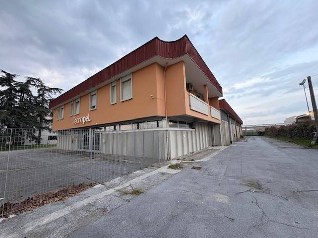 capannone in affitto a Fucecchio in zona Ponte a Cappiano