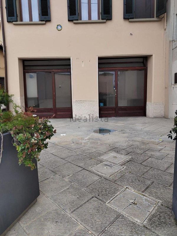 locale commerciale in affitto a Fucecchio