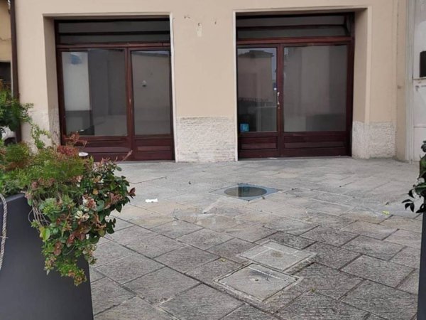 locale commerciale in affitto a Fucecchio